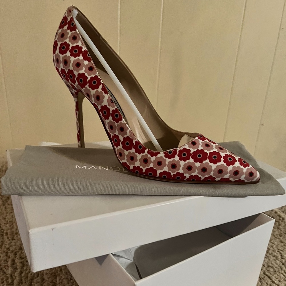 Manolo Blahnik pointed toe